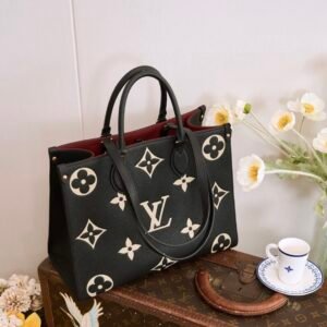 Alternative view of Louis Vuitton OnTheGo MM Black