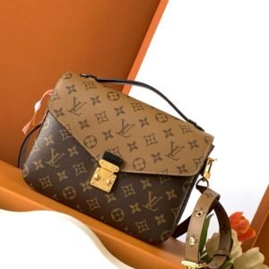 Louis Vuitton Pochette Metis