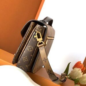 Alternative view of Louis Vuitton Pochette Metis