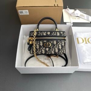 Dior 30 Montaigne Mini Beautycase