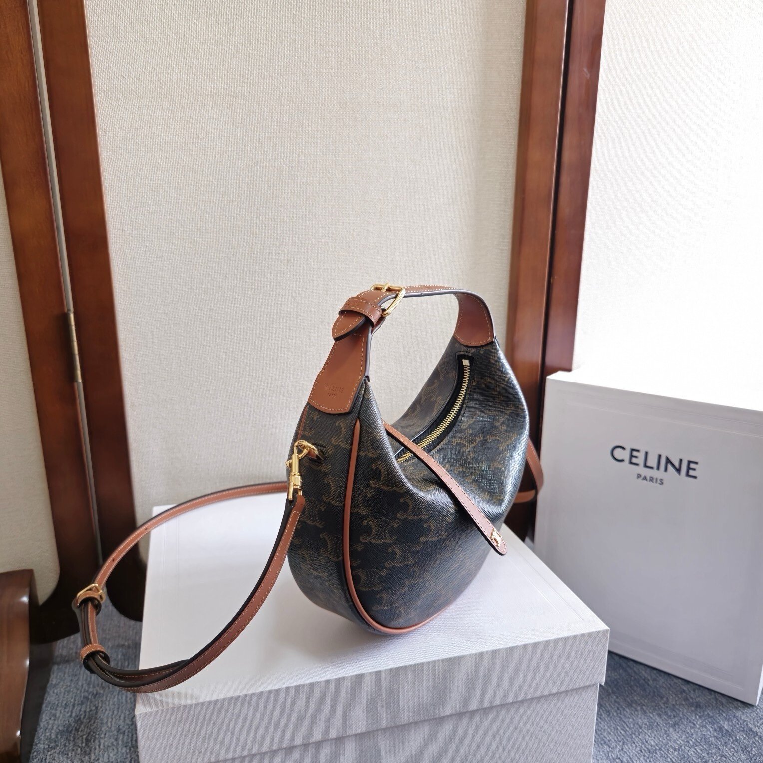 Celine Lulu Bag Triomphe Canvas - Afbeelding 2