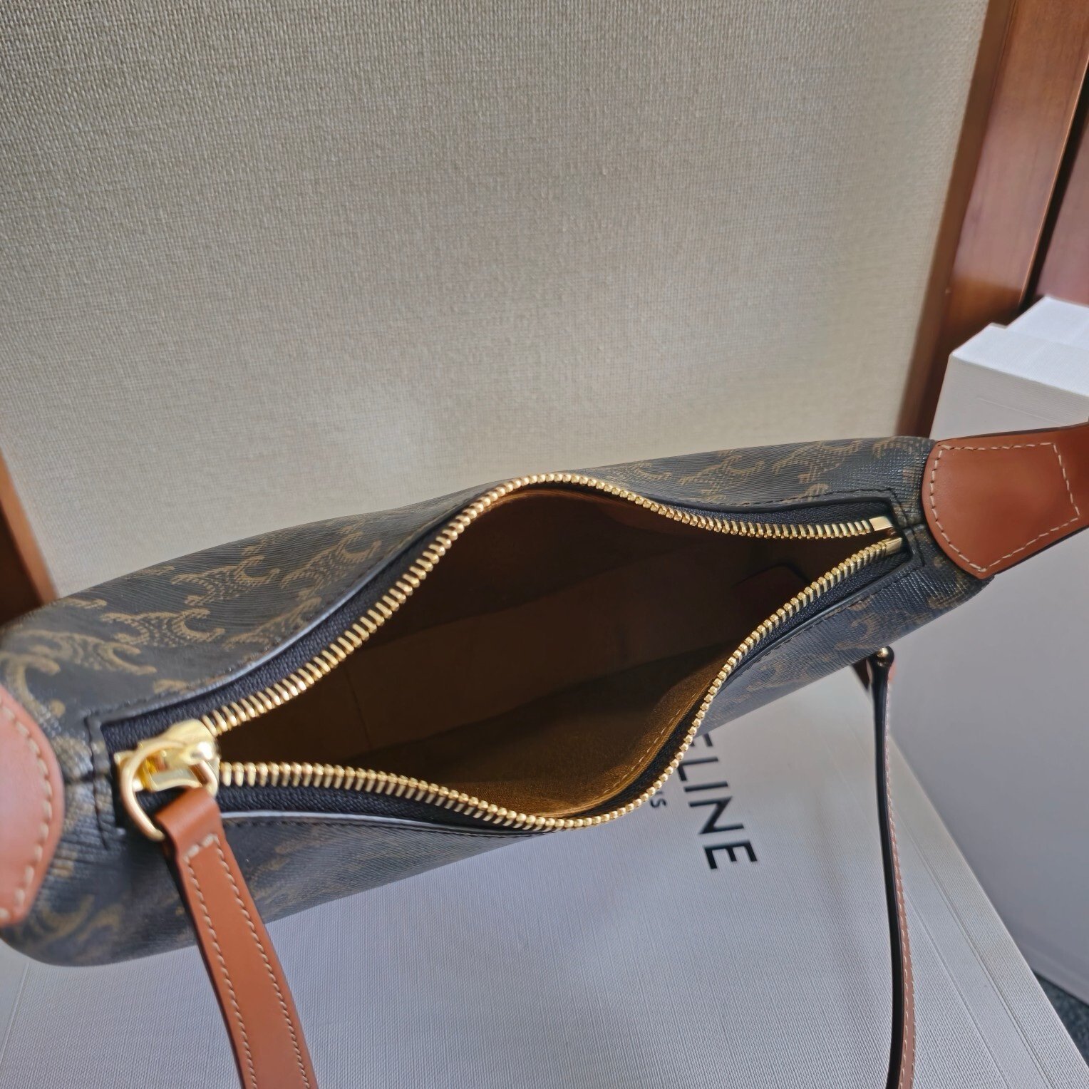 Celine Lulu Bag Triomphe Canvas - Afbeelding 5