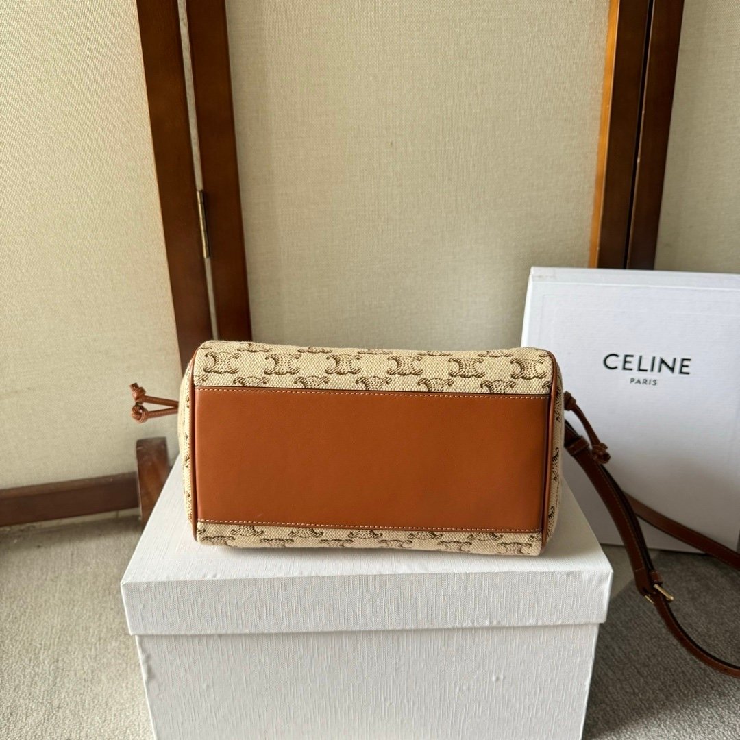 Celine Triomphe Drawstring Cabas Small Beige Brown - Afbeelding 4