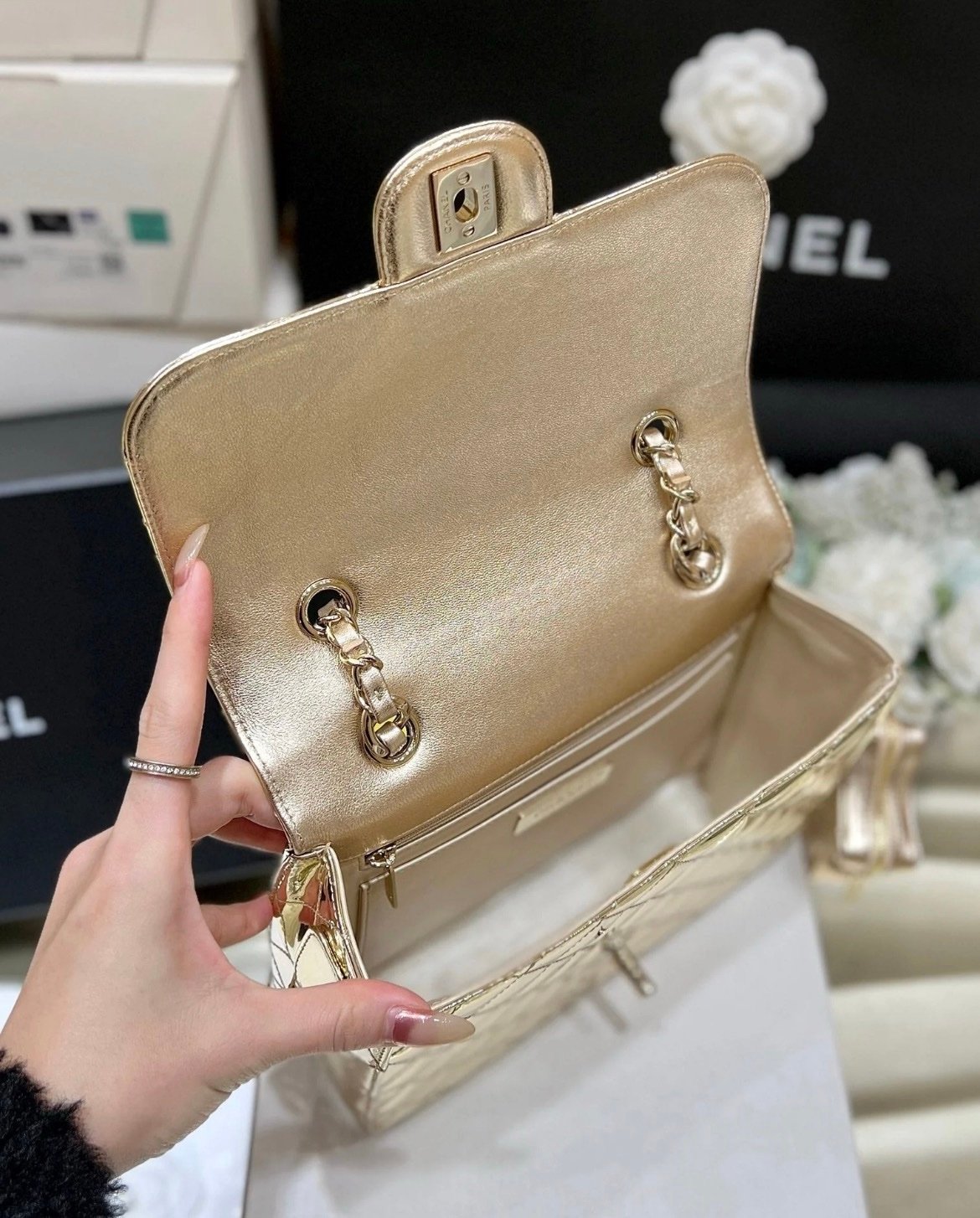 Chanel Metallic Flap Bag in Gold with Star Coin Purse - Afbeelding 4