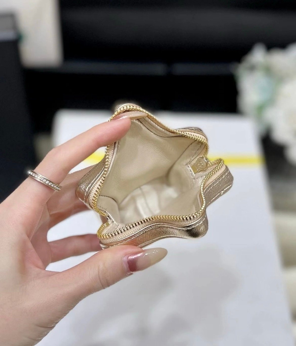 Chanel Metallic Flap Bag in Gold with Star Coin Purse - Afbeelding 6