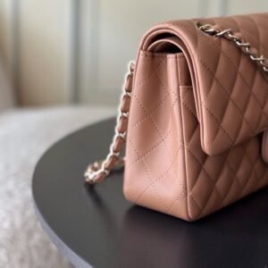 Alternative view of Chanel Flap Bag Brown Gold in Medium