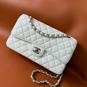 Chanel Flap Bag Caviar White Silver in Medium