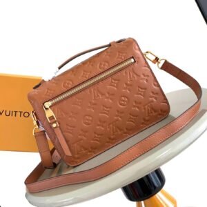 Alternative view of Louis Vuitton Pochette Metis