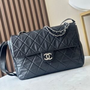 Chanel Shoulder Bag in Caviar Black Silver
