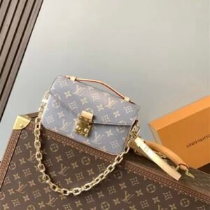 Louis Vuitton Pochette Metis East West