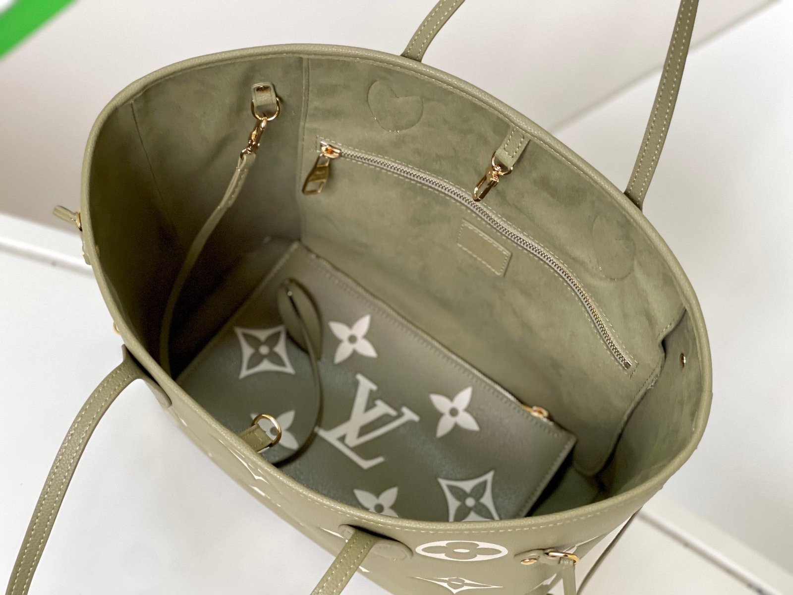 Louis Vuitton Neverfull in Khaki Cream - Afbeelding 5