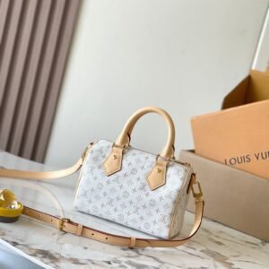Alternative view of Louis Vuitton Speedy Bag in White and Beige Monogram Jacquard