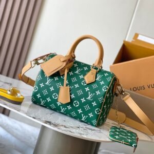Louis Vuitton Speedy Bag in Green