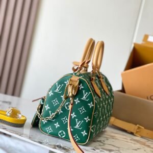 Alternative view of Louis Vuitton Speedy Bag in Green