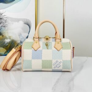 Louis Vuitton Speedy Bag in Pistachio Gold