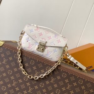 Louis Vuitton Pochette Metis East West