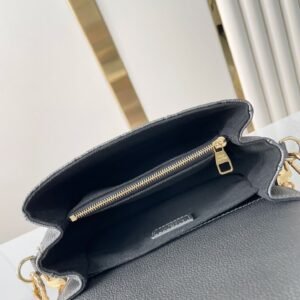 Alternative view of Louis Vuitton Pochette Metis East West