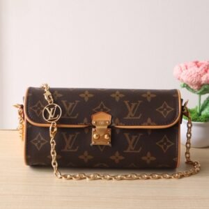 Louis Vuitton Pochette Camille in Brown