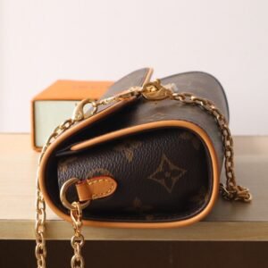 Alternative view of Louis Vuitton Pochette Camille in Brown