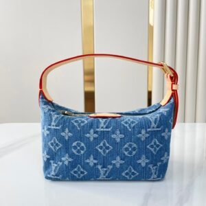 Louis Vuitton Pochette Hills
