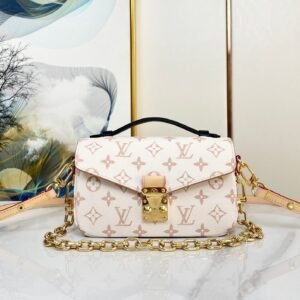 Louis Vuitton Pochette Metis East West