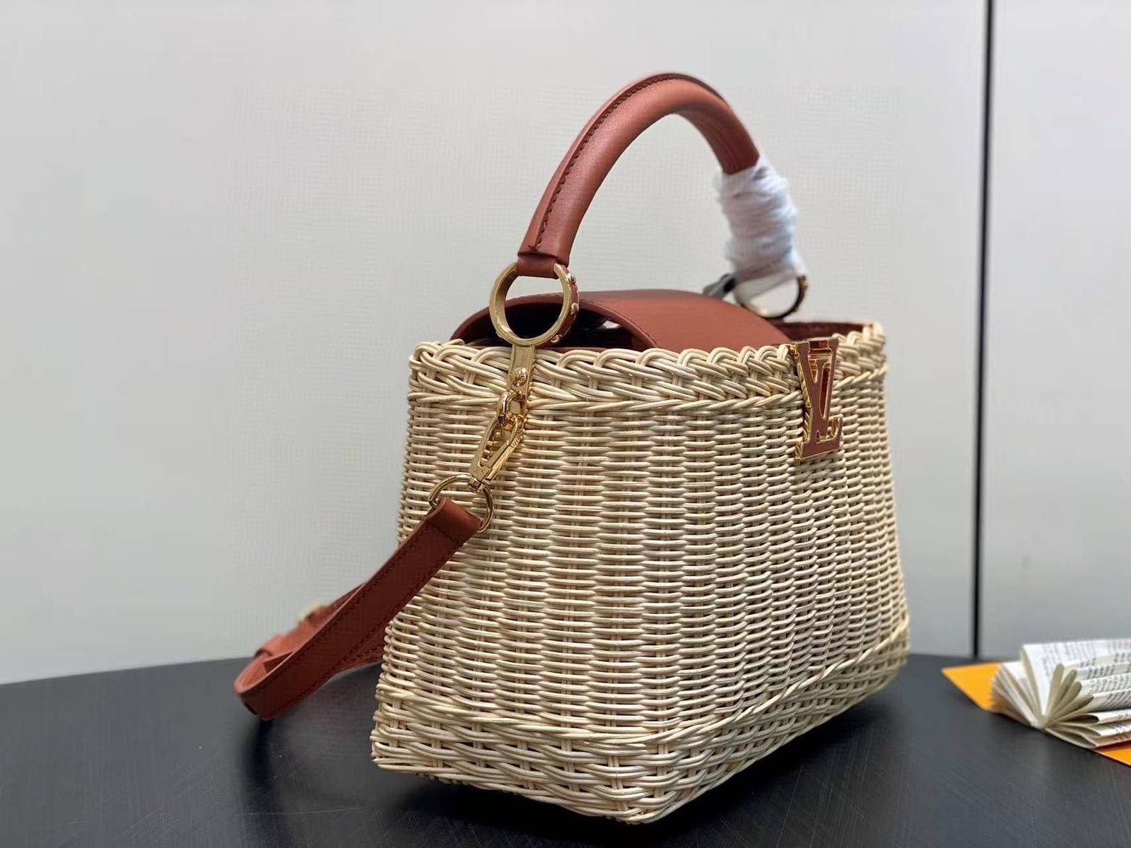 Louis Vuitton Capucines in Rattan - Afbeelding 3