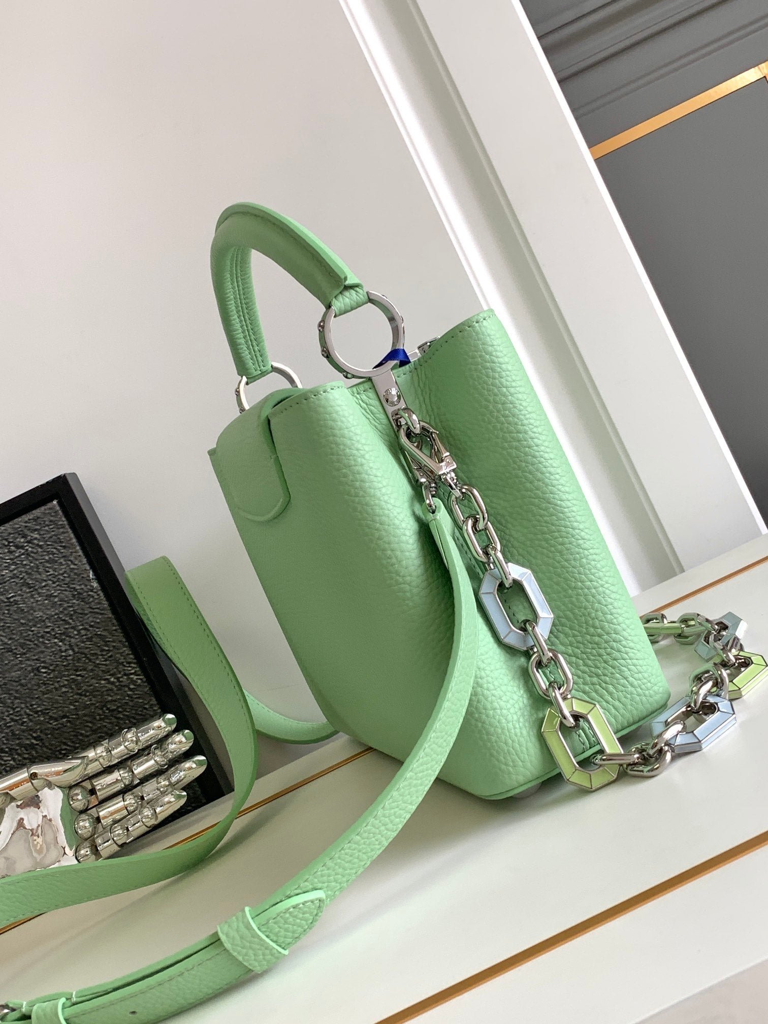 Louis Vuitton Capucines in Green Blue - Afbeelding 4