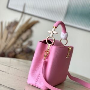 Alternative view of Louis Vuitton Capucines in Marshmallow Pink