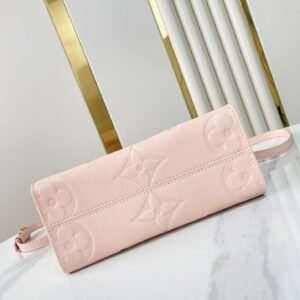 Alternative view of Louis Vuitton OnTheGo PM in Pink