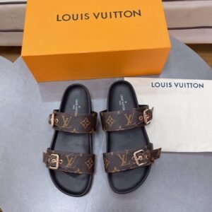 Louis Vuitton Sandals in Brown