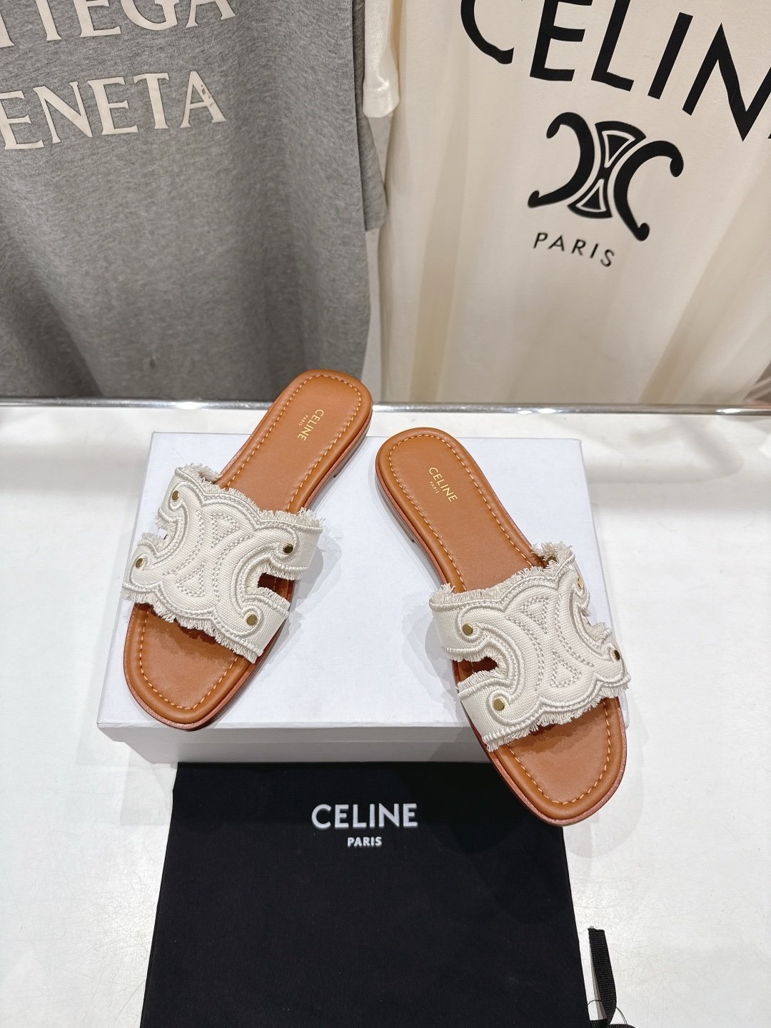 Celine Marina Slide Sandals in Beige Canvas - Afbeelding 2