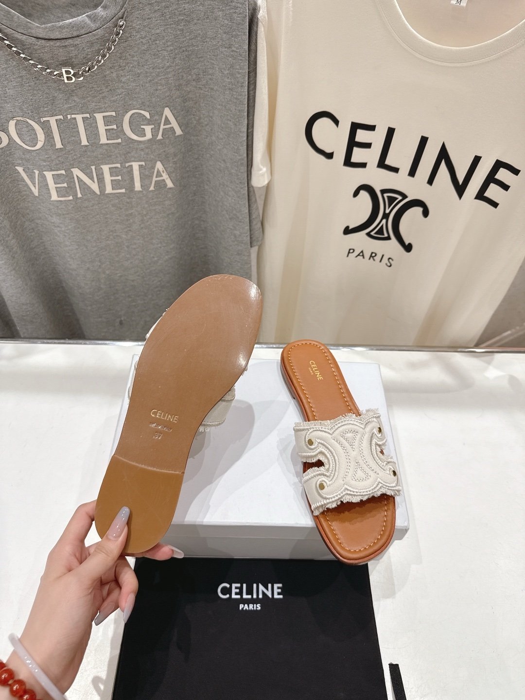 Celine Marina Slide Sandals in Beige Canvas - Afbeelding 7