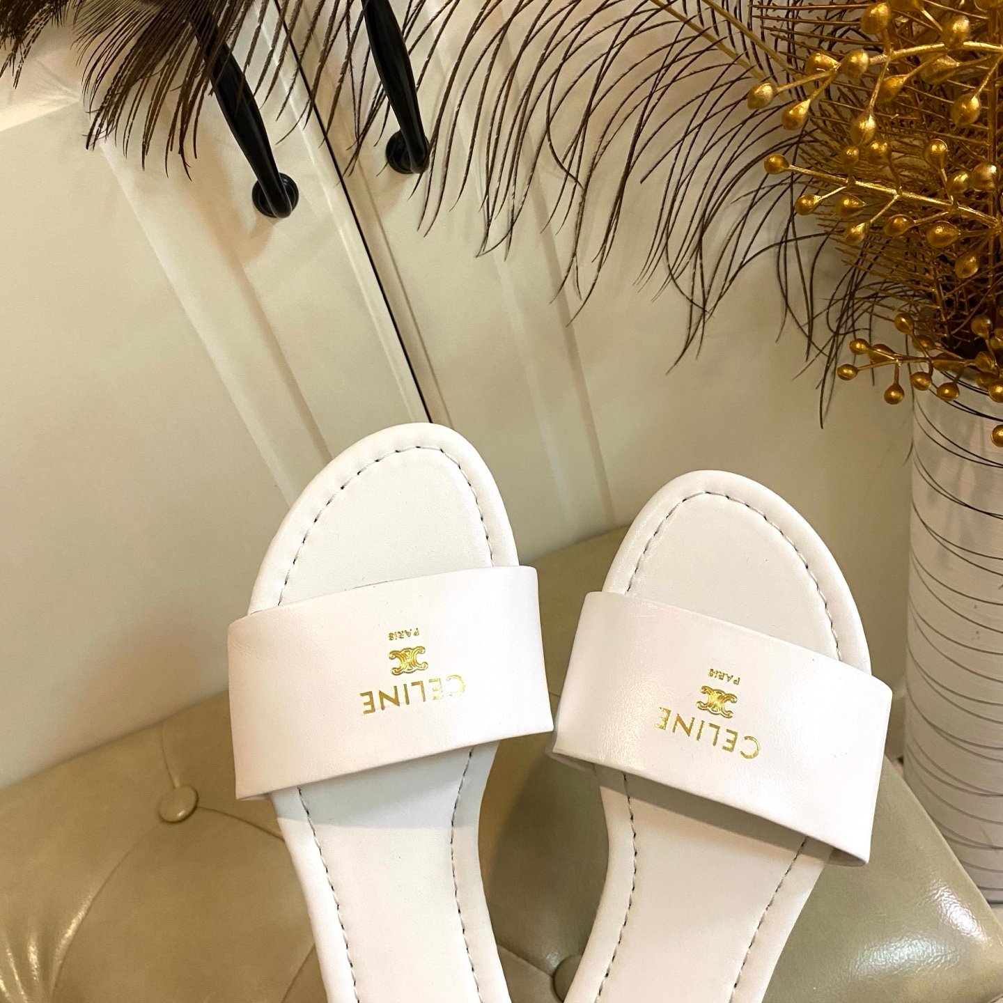 Celine Coast Sandals in White Gold - Afbeelding 7