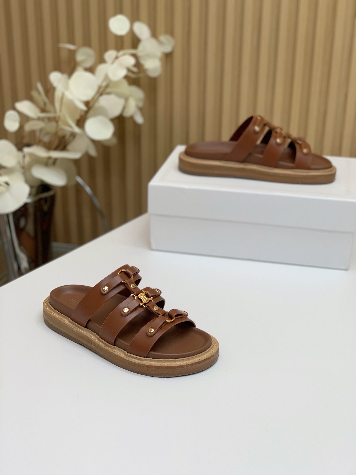 Celine Tippi Sandals in Brown Gold - Afbeelding 3