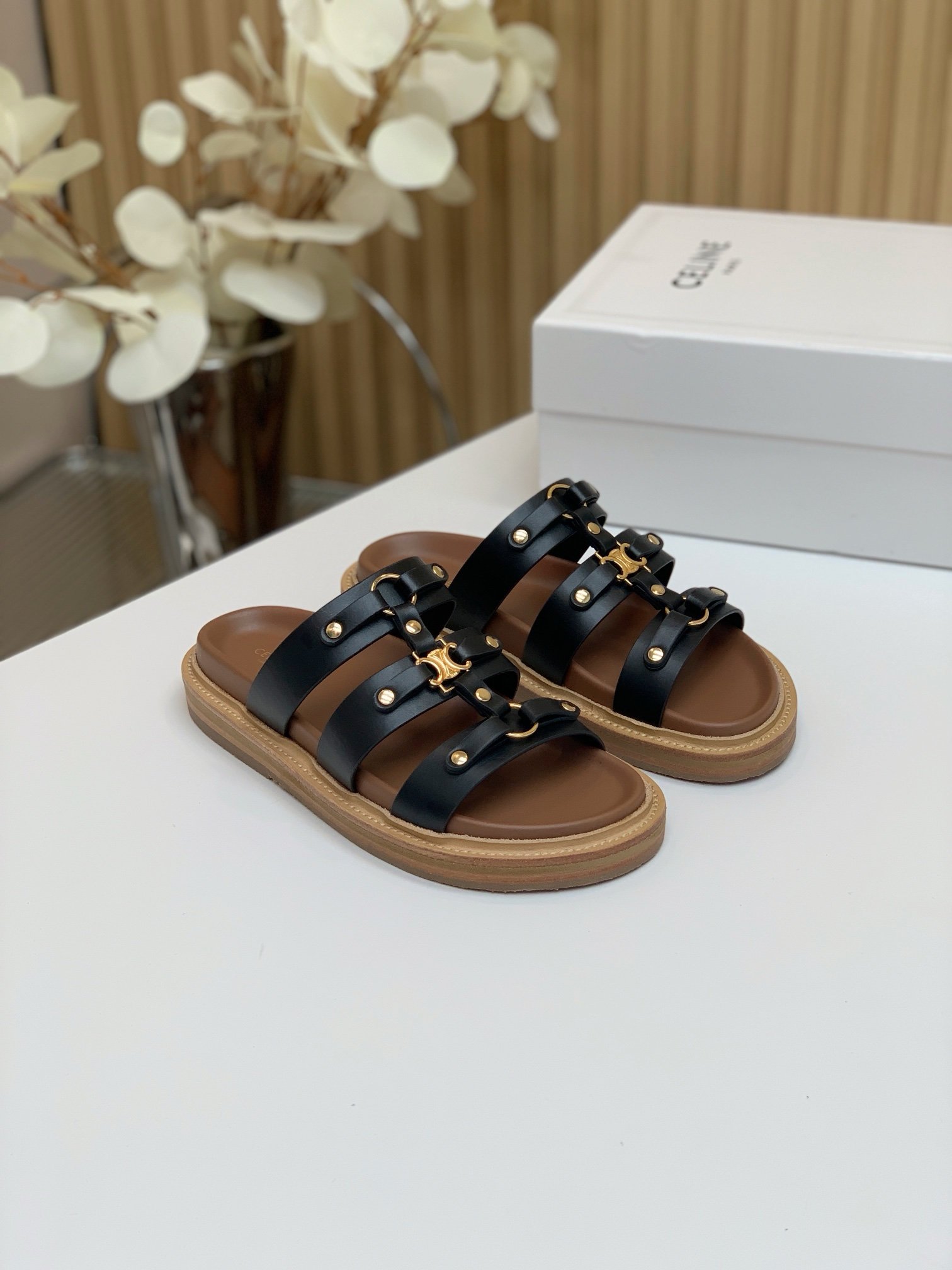 Celine Tippi Sandals in Black Gold - Afbeelding 2