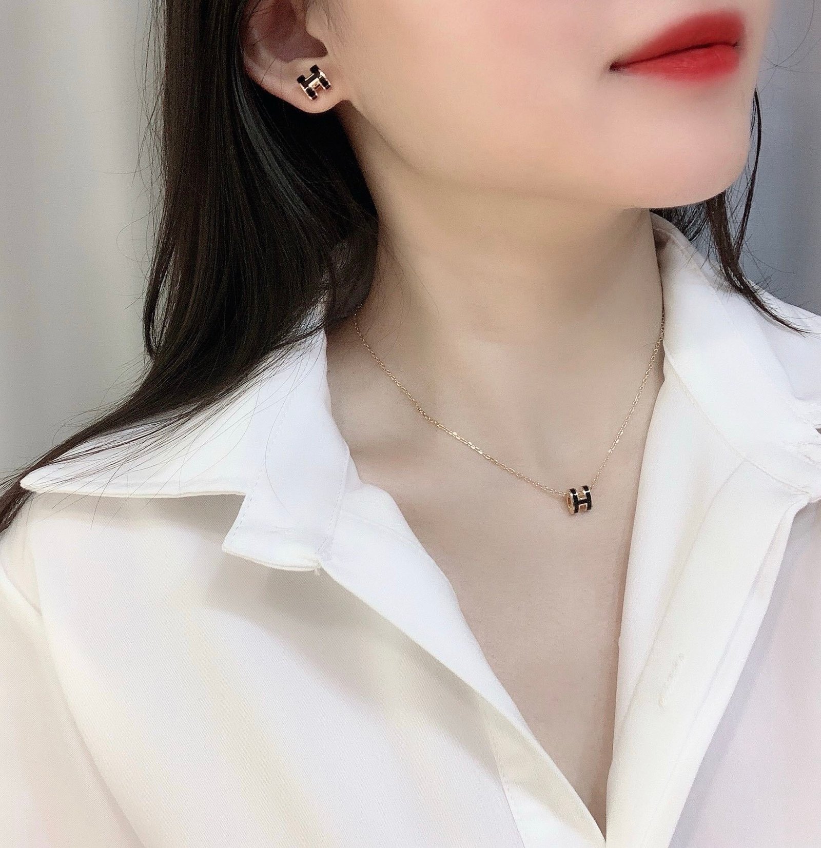 Hermes Mini Pop H Earrings in Black Gold - Afbeelding 2