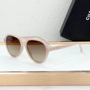 Alternative view of Chanel Sunglasses in Pink