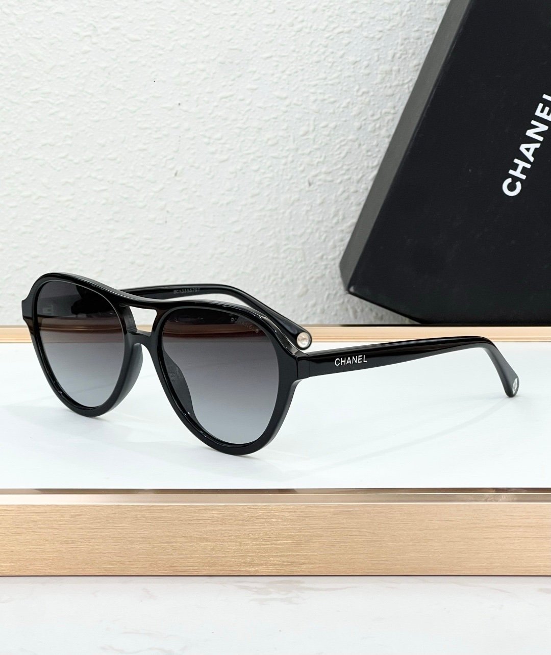 Chanel Sunglasses in Black - Afbeelding 2