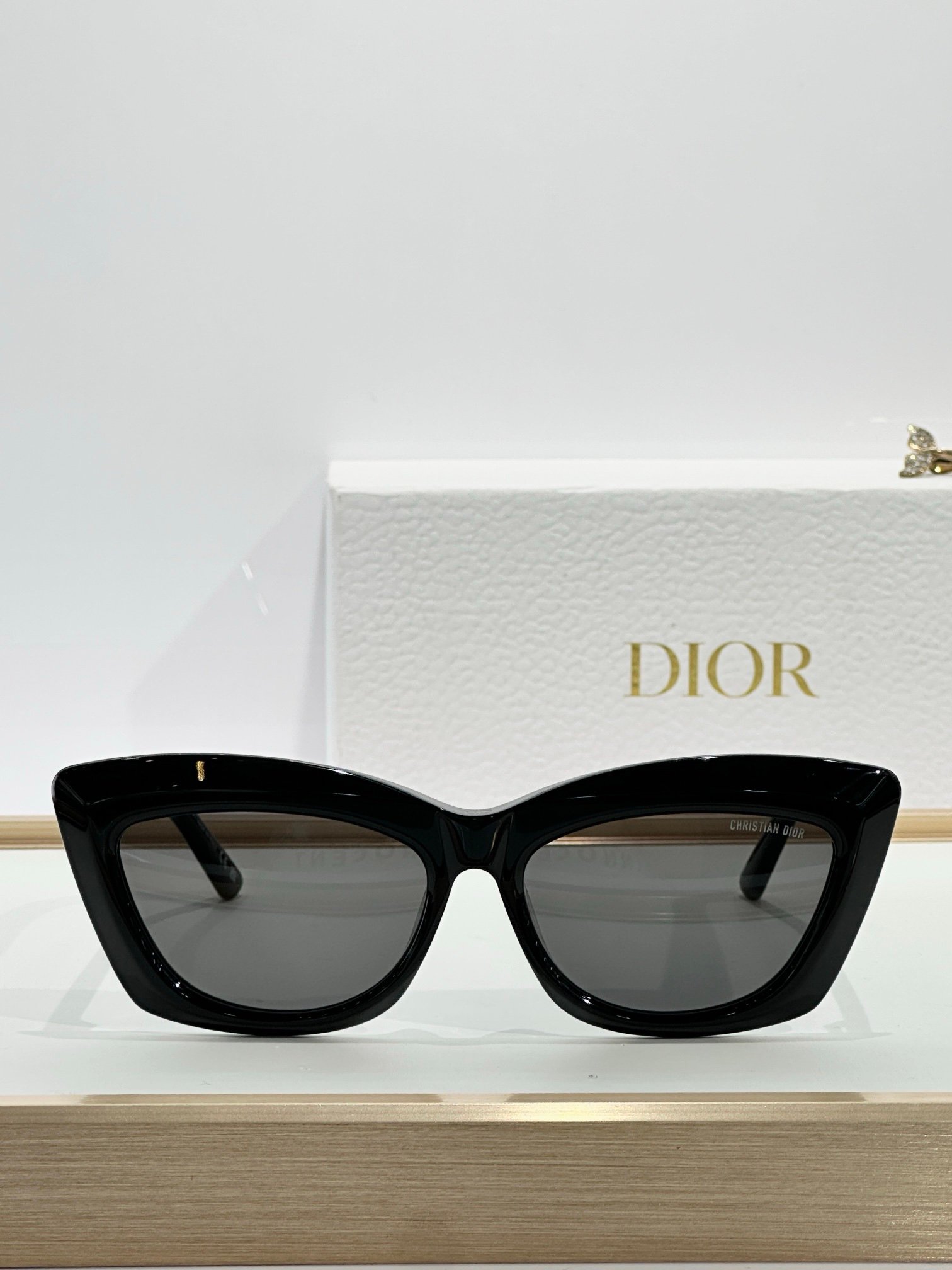 Dior Sunglasses in Black - Afbeelding 3
