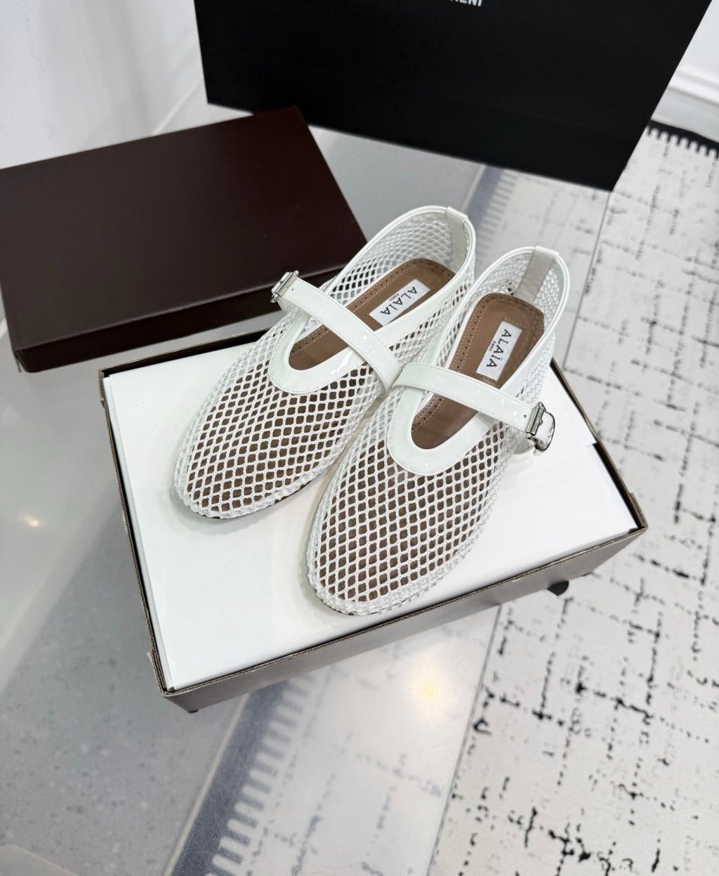 Alaia Fishnet Ballerinas in White - Afbeelding 3