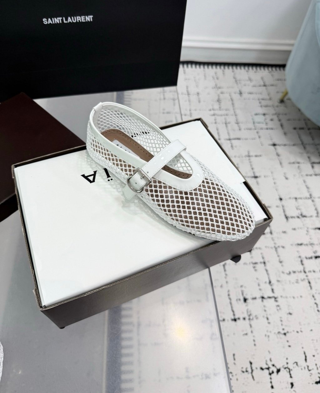 Alaia Fishnet Ballerinas in White - Afbeelding 5