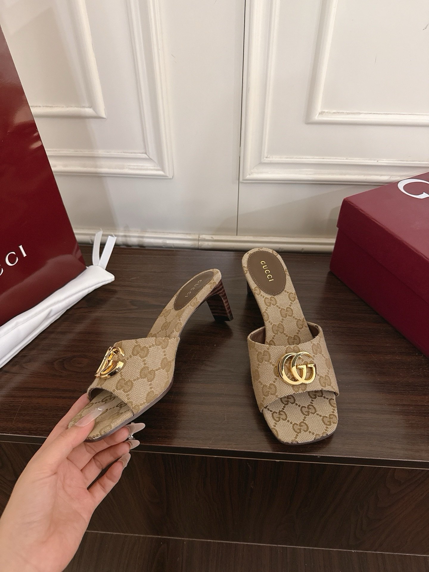 Gucci Slide Sandal in Brown - Afbeelding 2