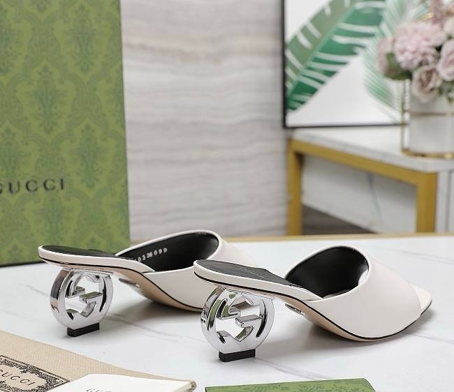Gucci Interlocking G Heels in White - Afbeelding 2