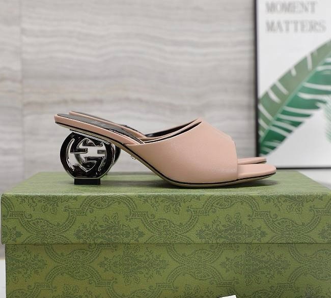 Gucci Interlocking G Heels in Beige - Afbeelding 2