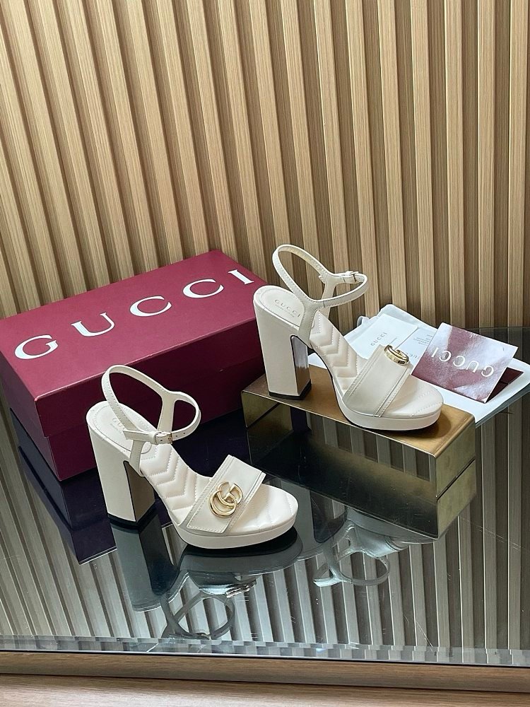 Gucci GG Sandals in White - Afbeelding 2