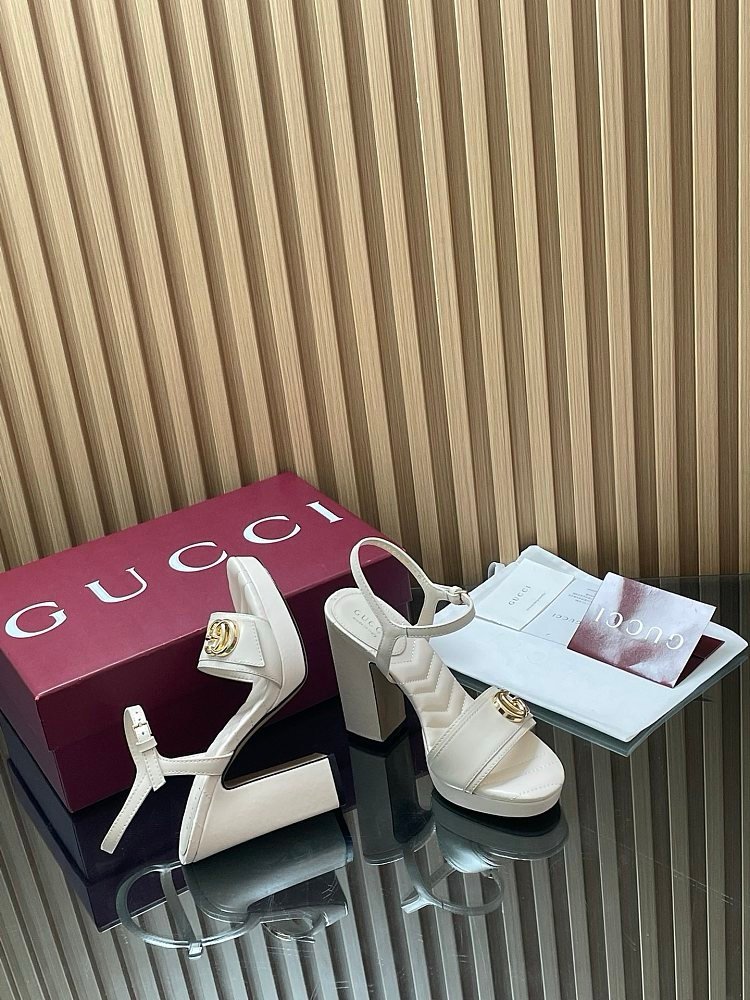 Gucci GG Sandals in White - Afbeelding 8