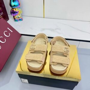 Gucci GG Dad Sandal in Beige Raffia