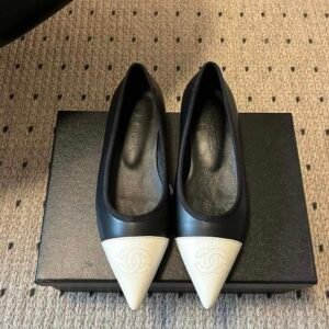 Chanel Ballerinas in Black White