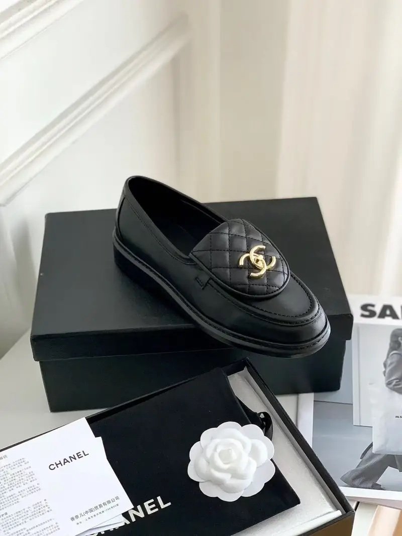 Chanel Loafers in Black - Afbeelding 2
