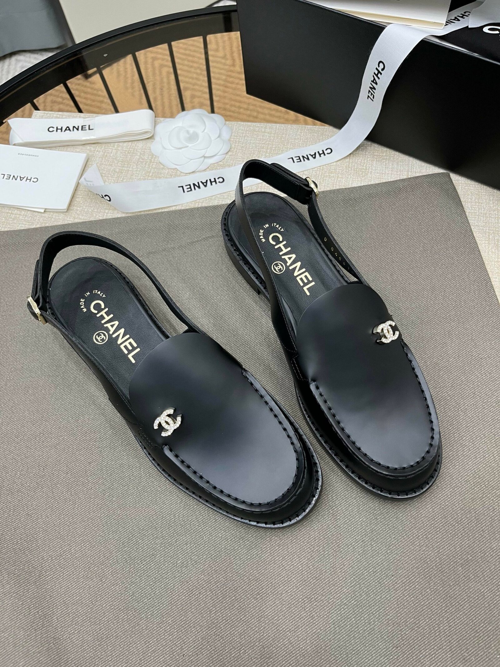 Chanel Slingback Loafers in Black - Afbeelding 2